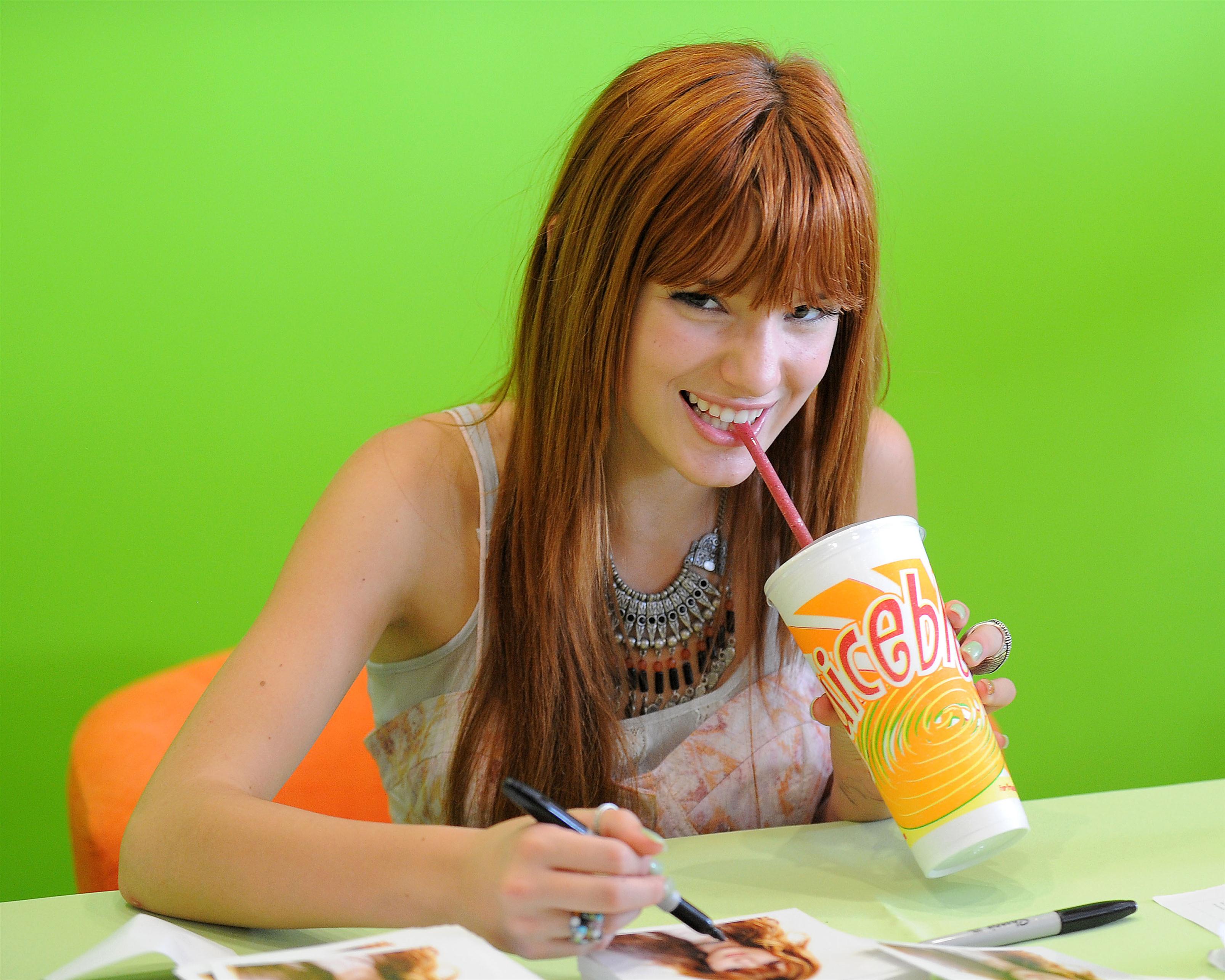 Bella Thorne hosts the Grand Opening of YoBlendz | Picture 66679